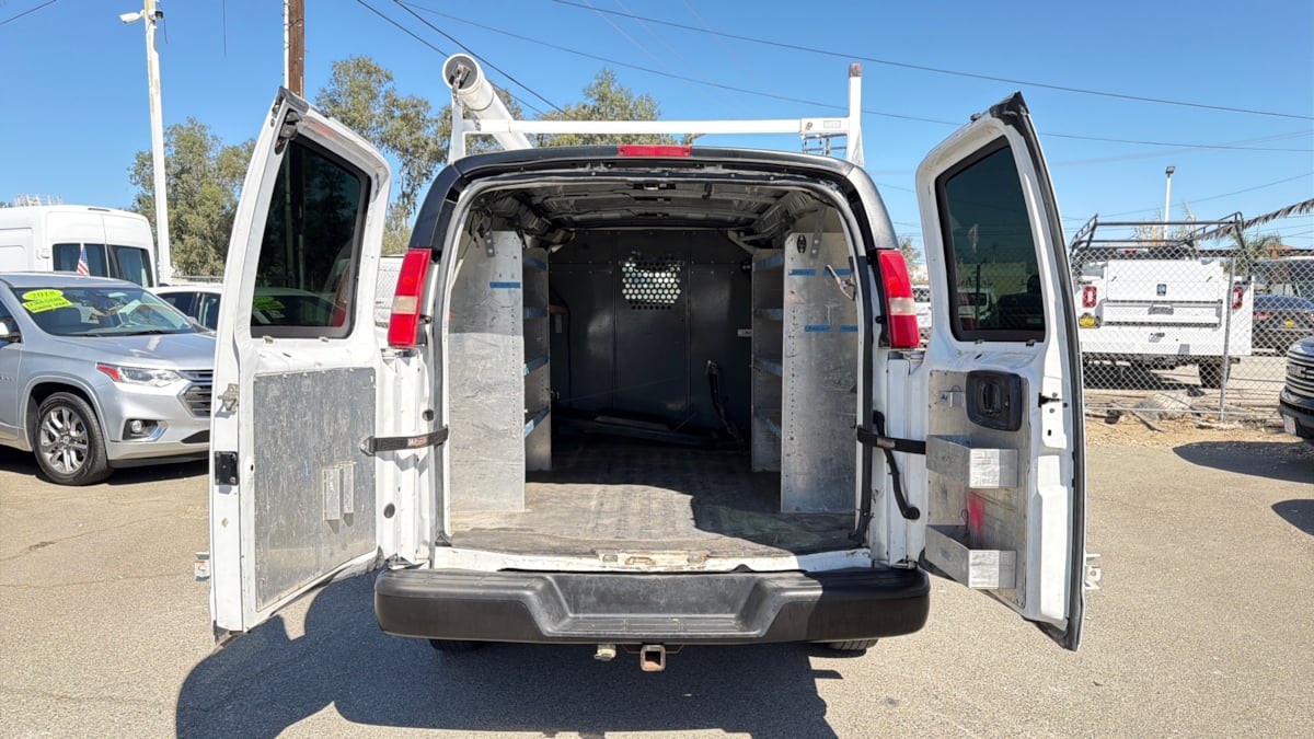 Chevrolet Express photo 13