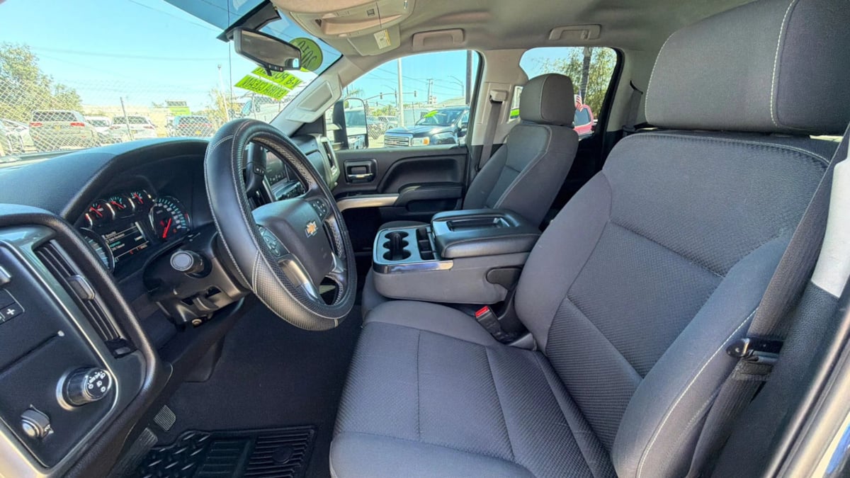 Chevrolet Silverado photo 10