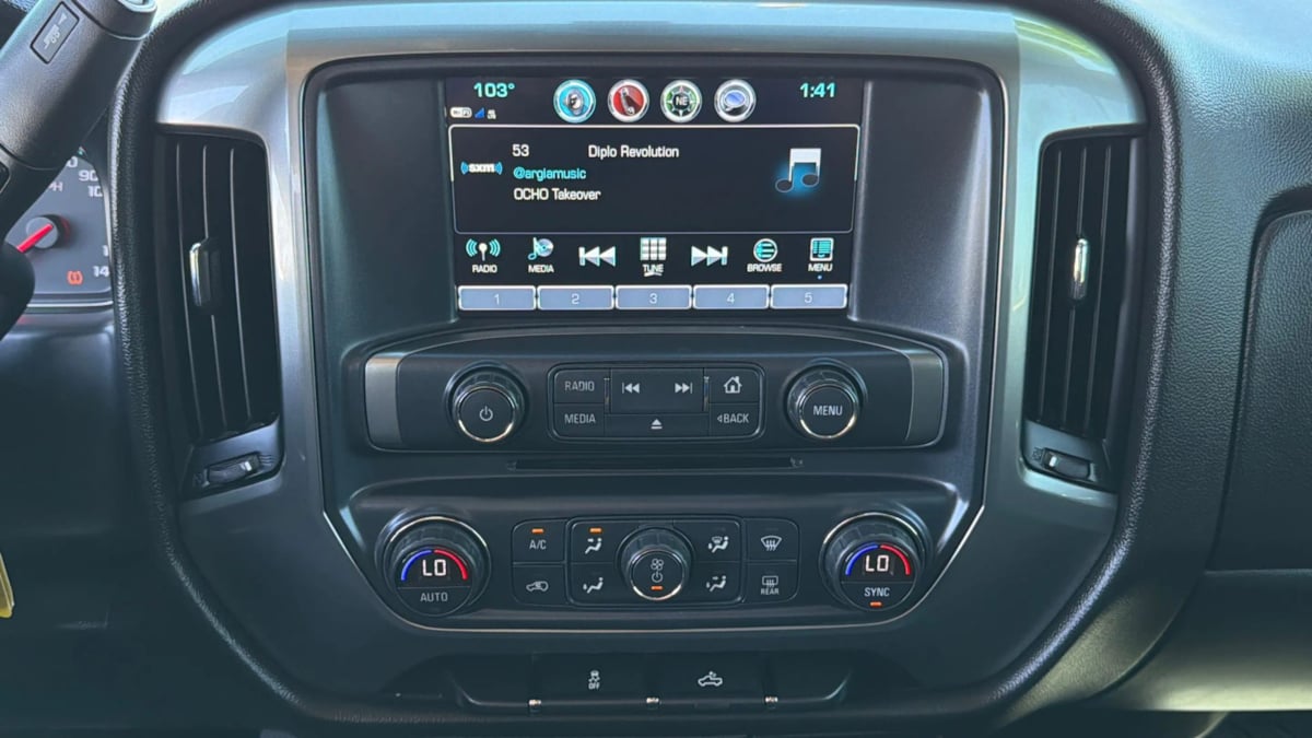 Chevrolet Silverado photo 14