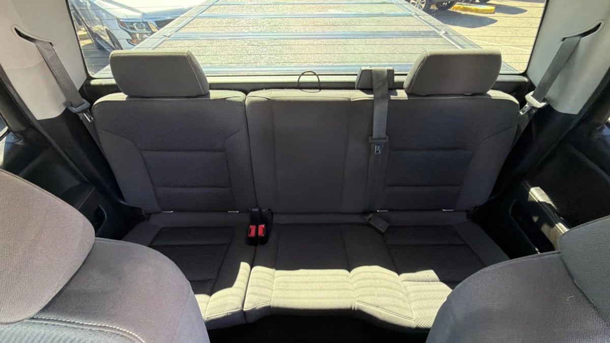 Chevrolet Silverado photo 15