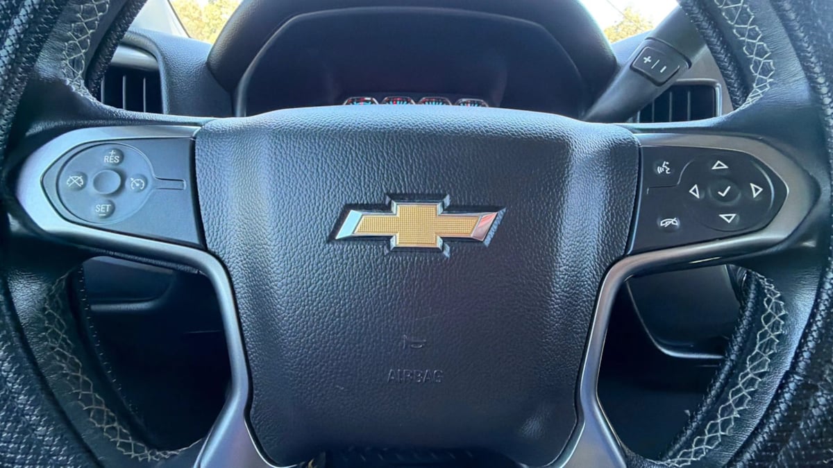 Chevrolet Silverado photo 18