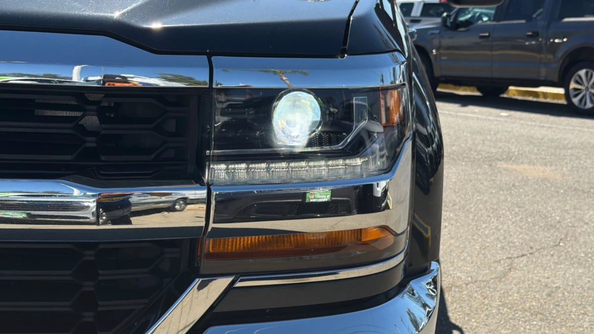 Chevrolet Silverado photo 26