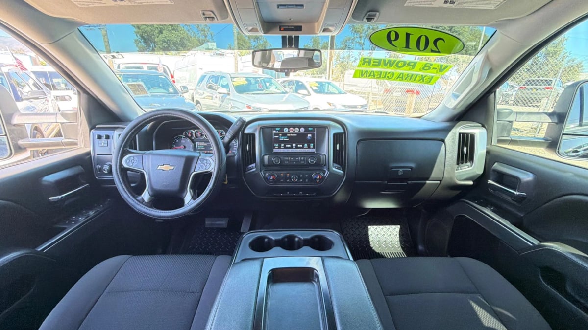 Chevrolet Silverado photo 27