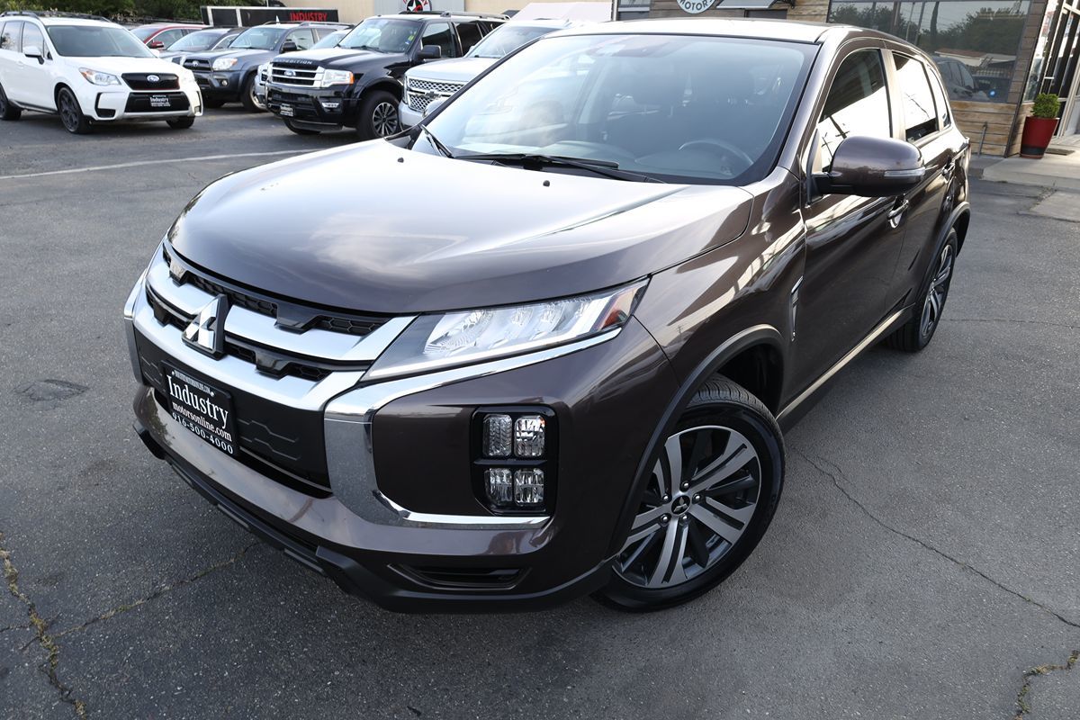 2020 Mitsubishi Outlander Sport ES photo 2