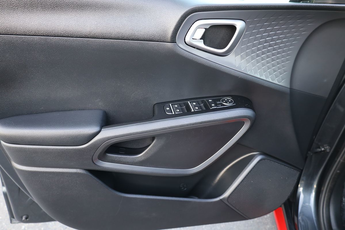 2020 Kia Soul GT-Line photo 6