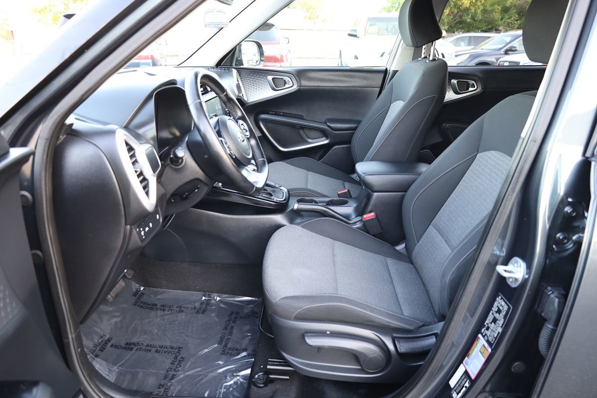 2020 Kia Soul GT-Line photo 9