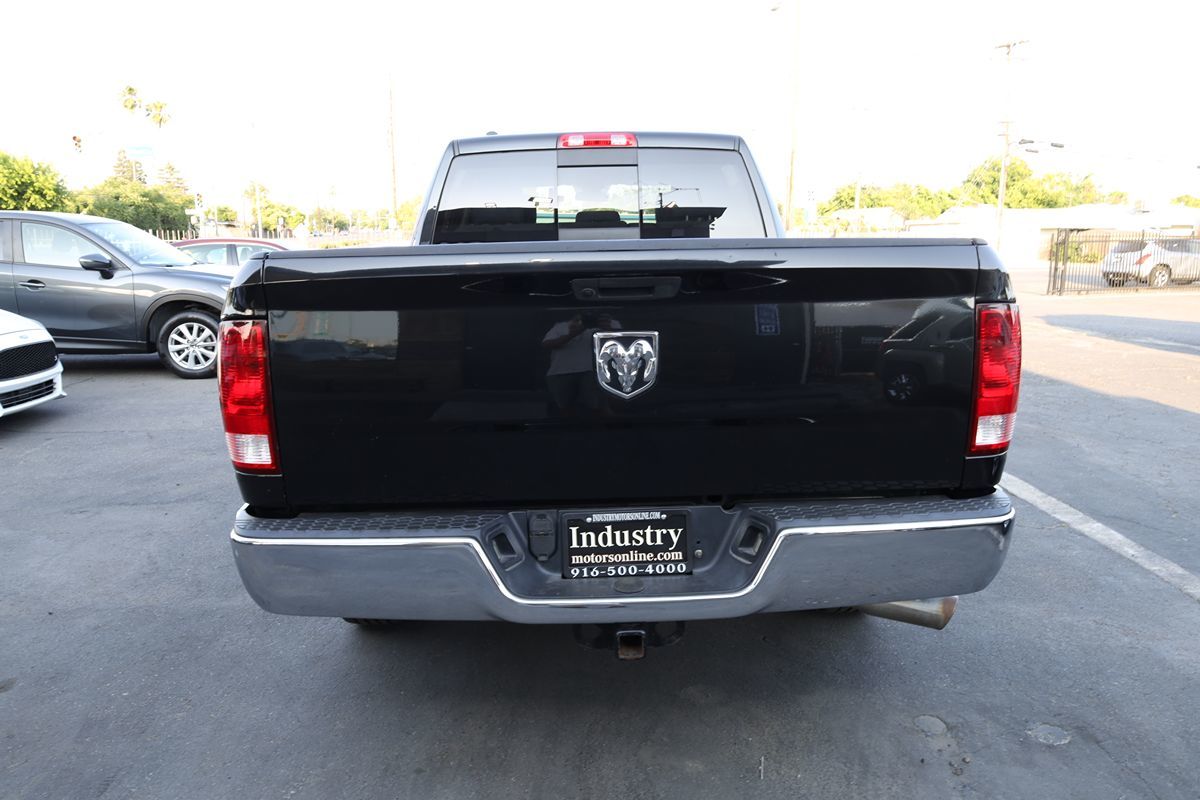 2019 Ram 1500 Classic SLT photo 5