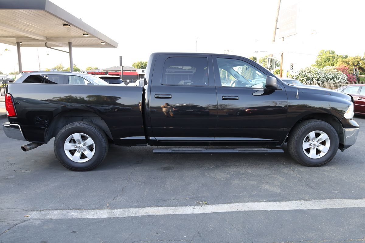 2019 Ram 1500 Classic SLT photo 8