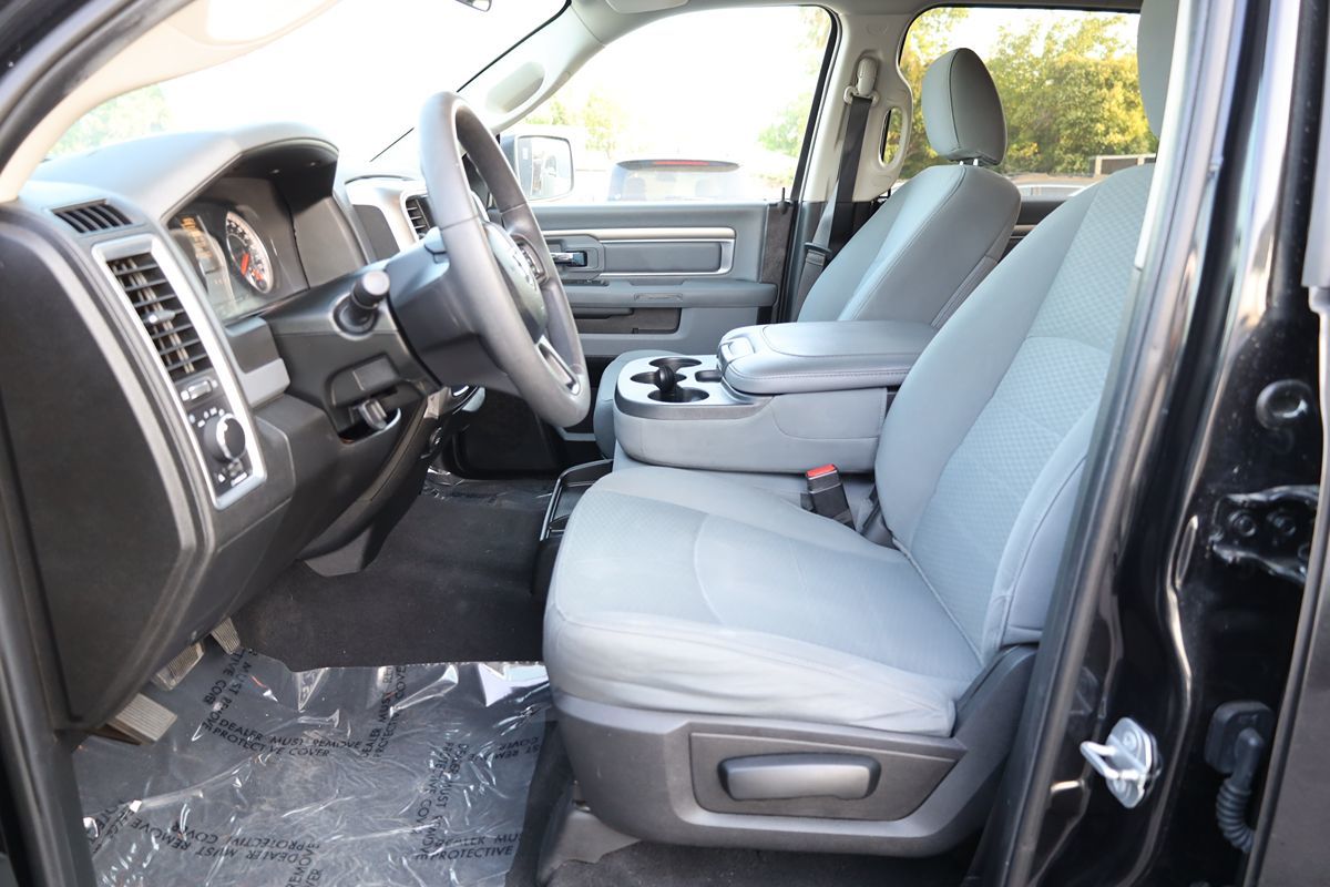 2019 Ram 1500 Classic SLT photo 11