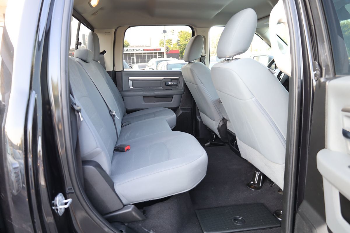 2019 Ram 1500 Classic SLT photo 14