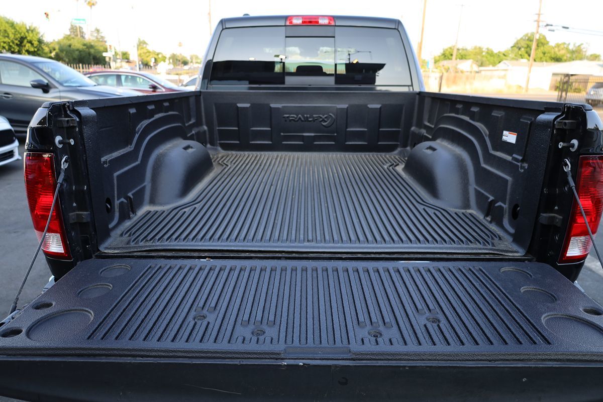 2019 Ram 1500 Classic SLT photo 13