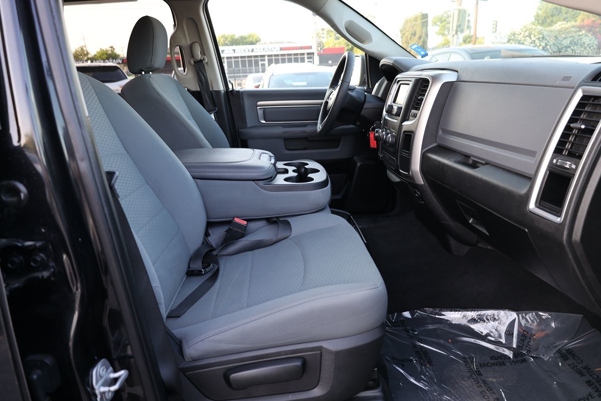 2019 Ram 1500 Classic SLT photo 16