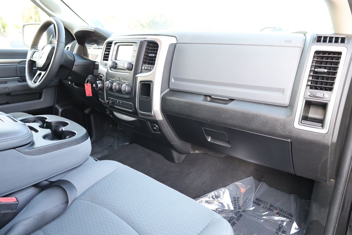 2019 Ram 1500 Classic SLT photo 17