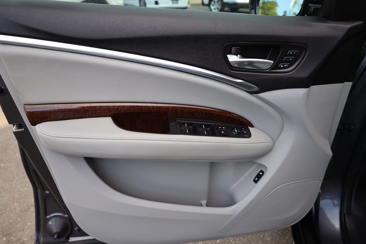 2018 Acura MDX photo 8
