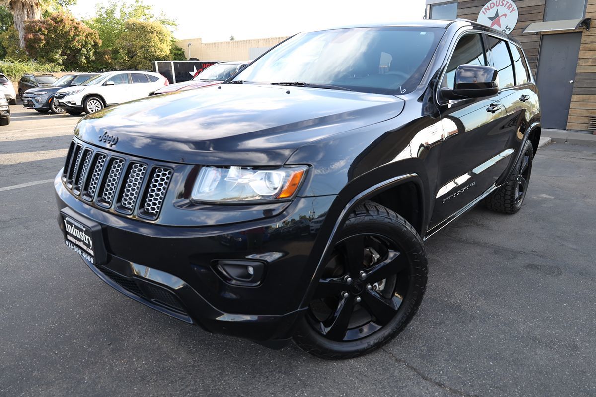 2015 Jeep Grand Cherokee Altitude photo 2