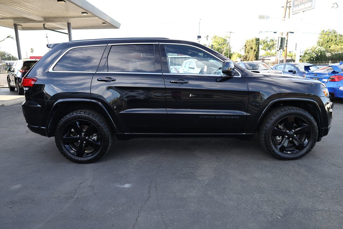 2015 Jeep Grand Cherokee Altitude photo 8