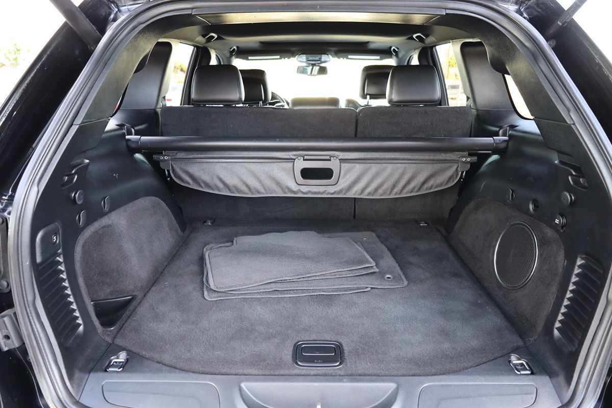 2015 Jeep Grand Cherokee Altitude photo 13