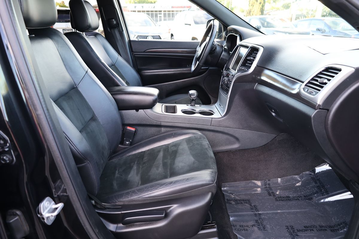2015 Jeep Grand Cherokee Altitude photo 17