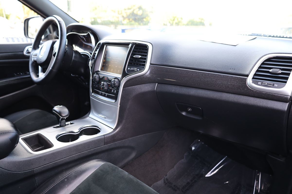 2015 Jeep Grand Cherokee Altitude photo 18