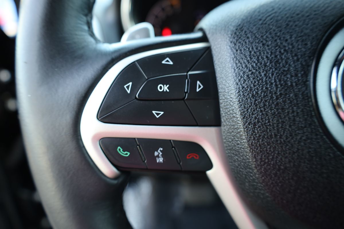 2015 Jeep Grand Cherokee Altitude photo 22