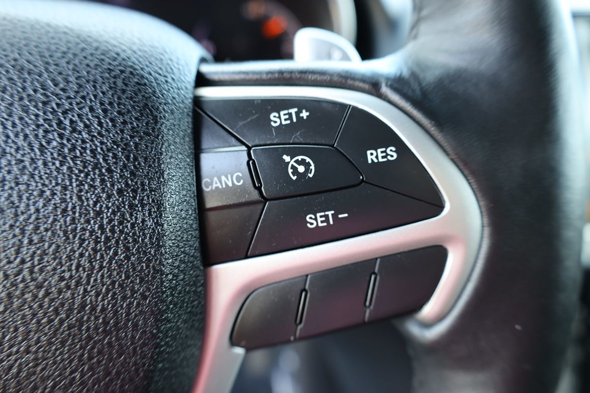 2015 Jeep Grand Cherokee Altitude photo 23