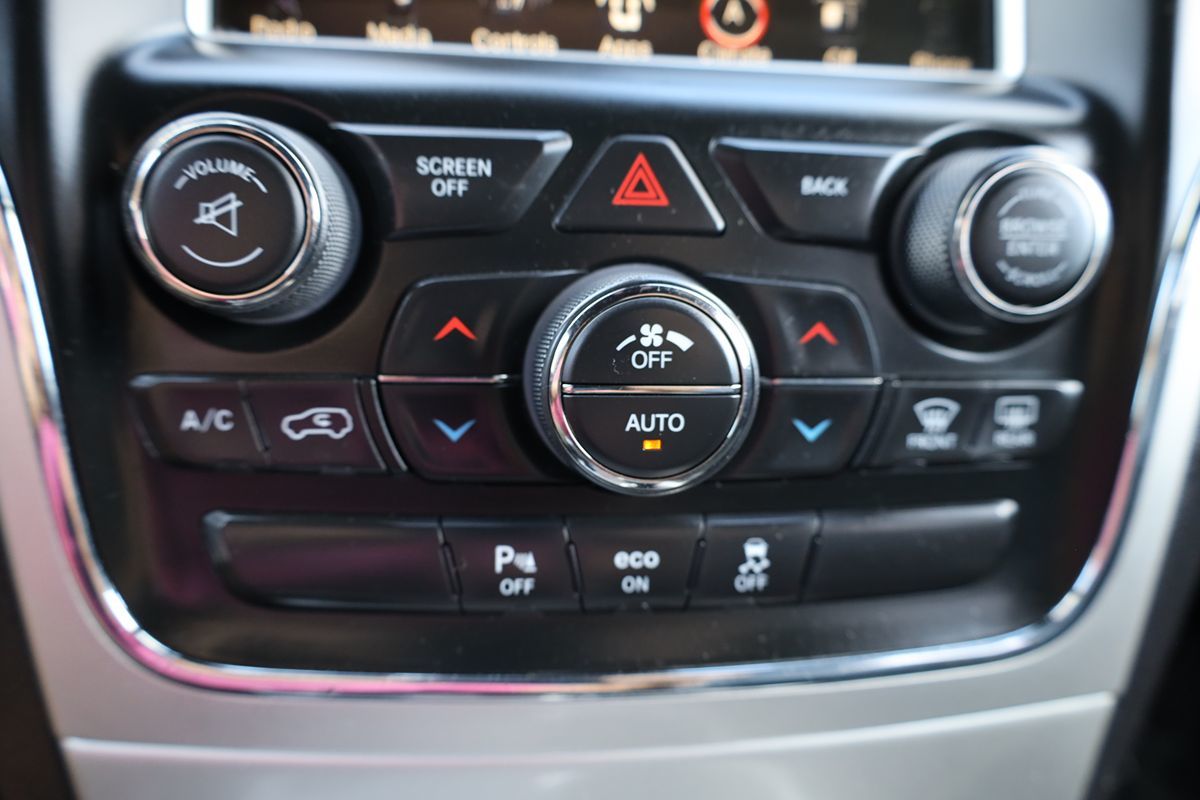 2015 Jeep Grand Cherokee Altitude photo 31