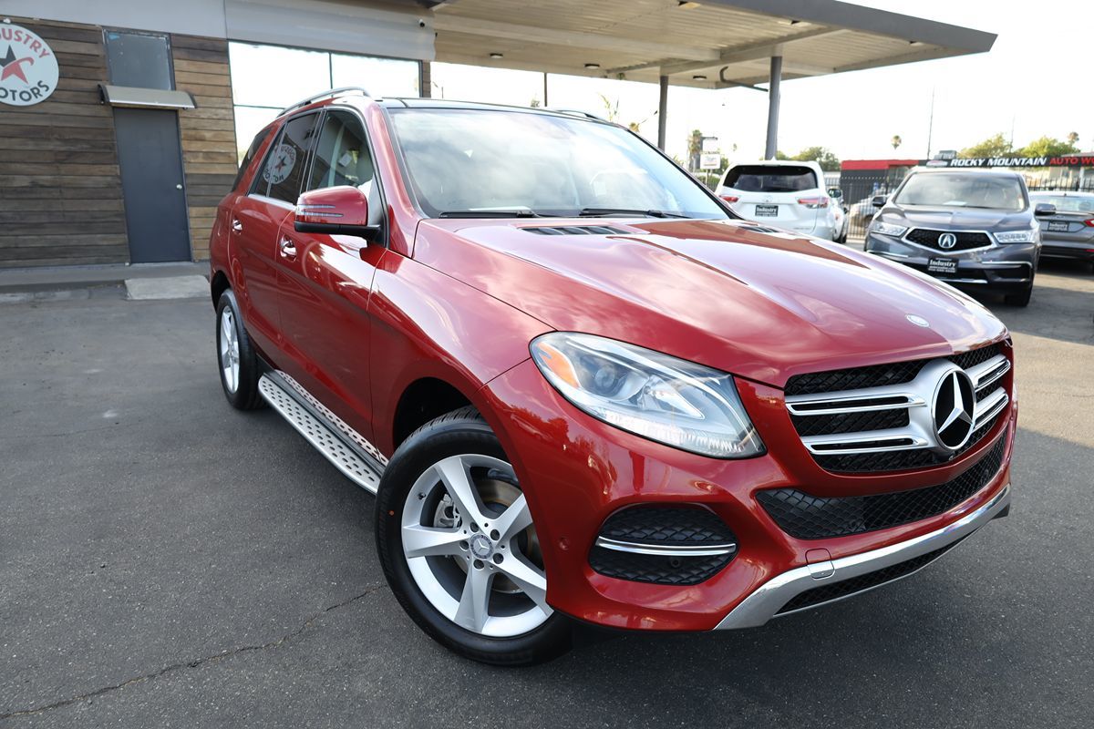 2016 Mercedes Benz GLE 300d 4MATIC photo 2