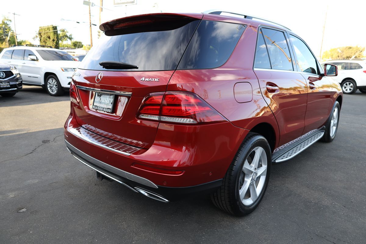 2016 Mercedes Benz GLE 300d 4MATIC photo 4