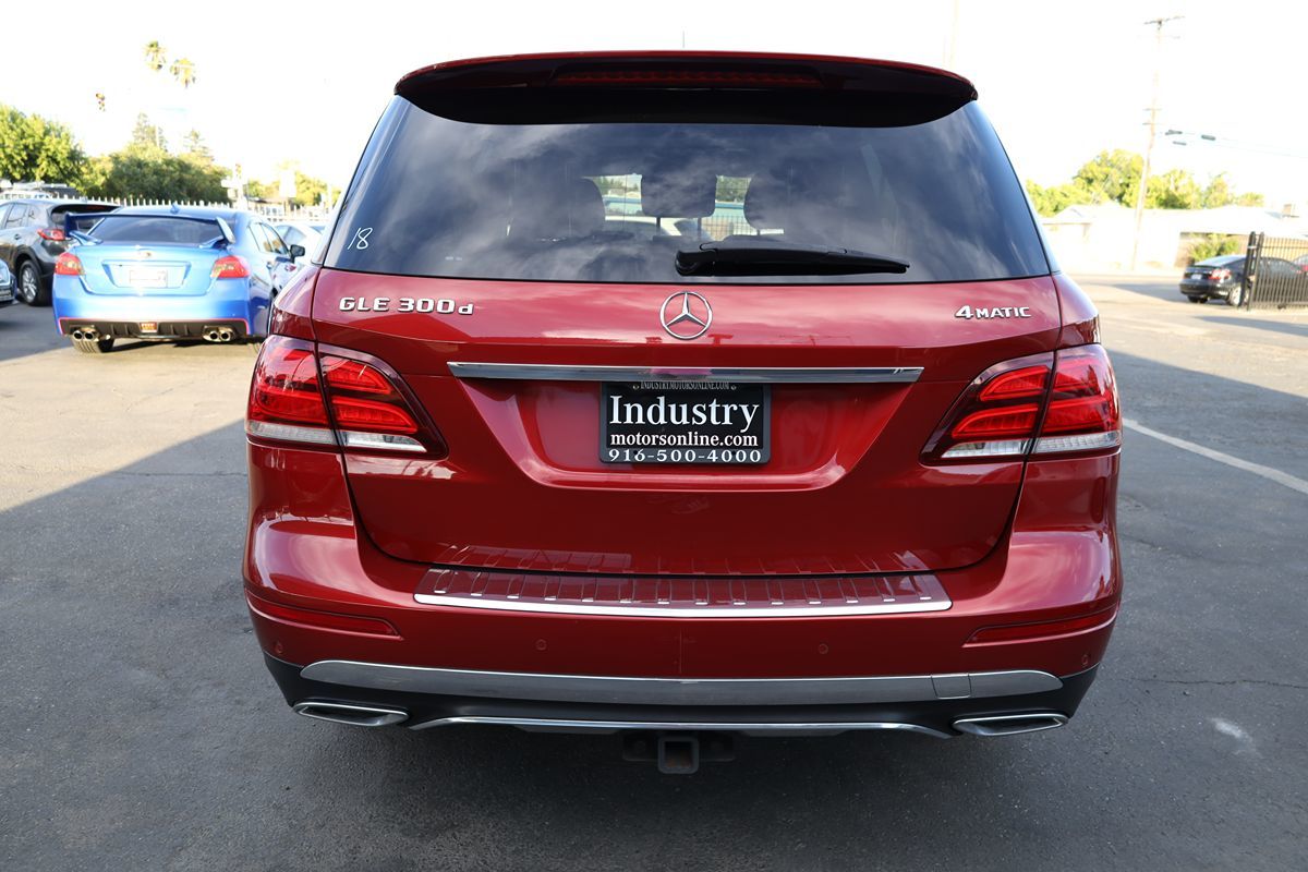 2016 Mercedes Benz GLE 300d 4MATIC photo 5