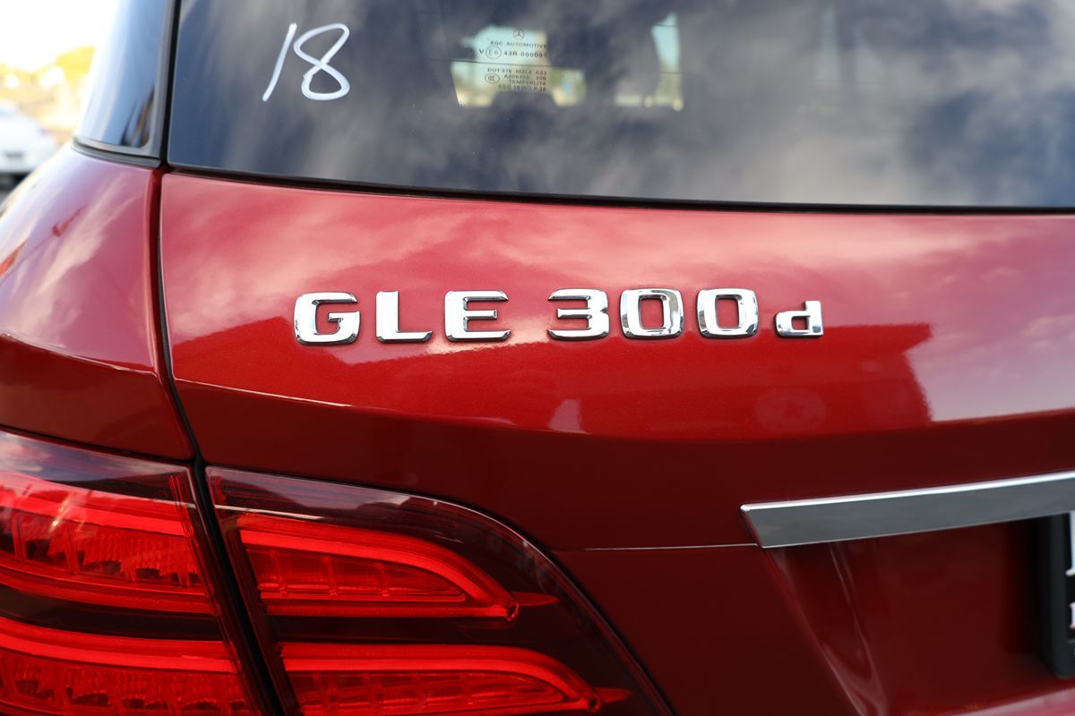 2016 Mercedes Benz GLE 300d 4MATIC photo 7