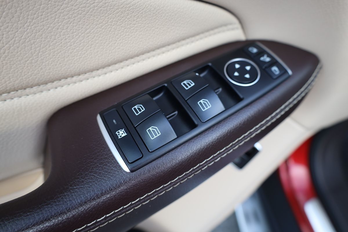 2016 Mercedes Benz GLE 300d 4MATIC photo 11