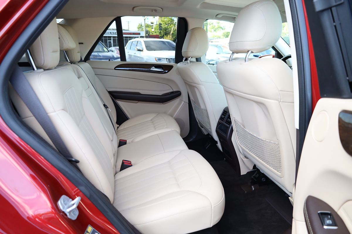 2016 Mercedes Benz GLE 300d 4MATIC photo 18