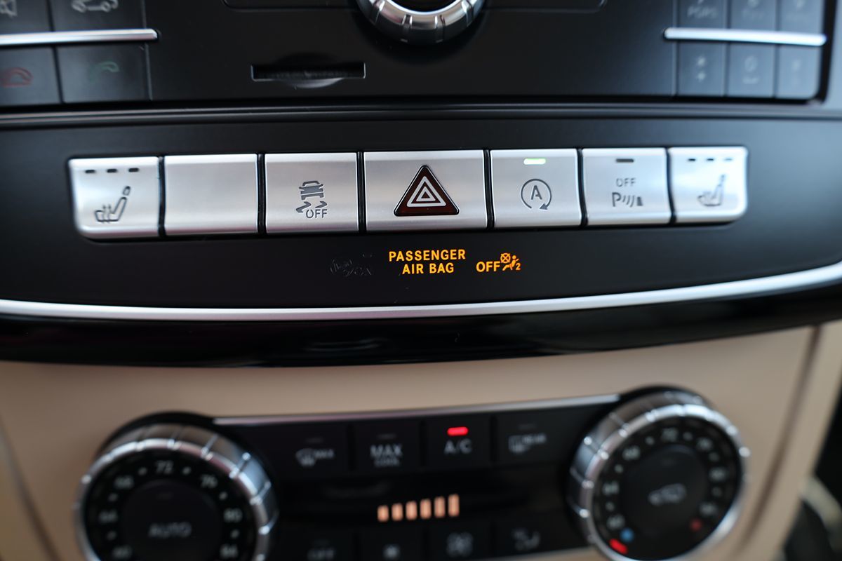 2016 Mercedes Benz GLE 300d 4MATIC photo 34