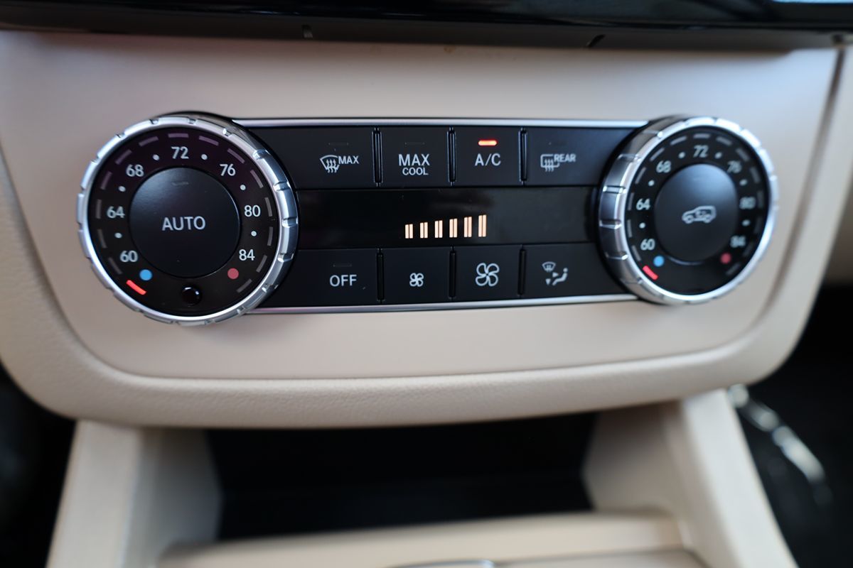 2016 Mercedes Benz GLE 300d 4MATIC photo 35