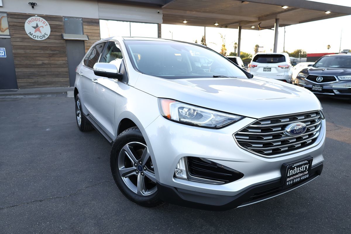 2019 Ford Edge SEL photo 2