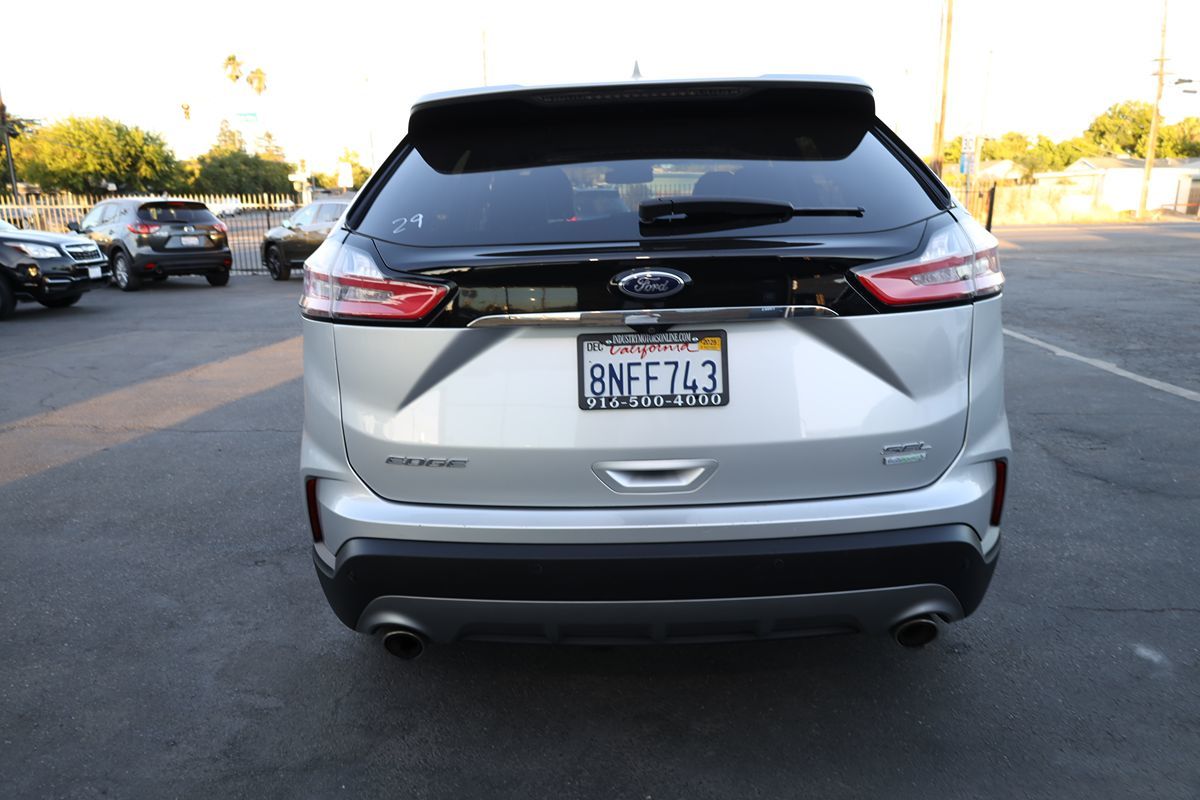 2019 Ford Edge SEL photo 5