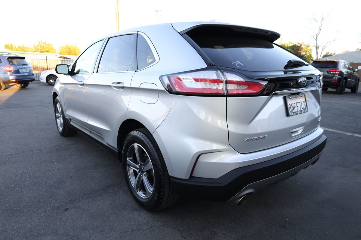 2019 Ford Edge SEL photo 6