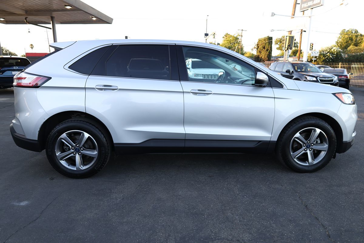 2019 Ford Edge SEL photo 8
