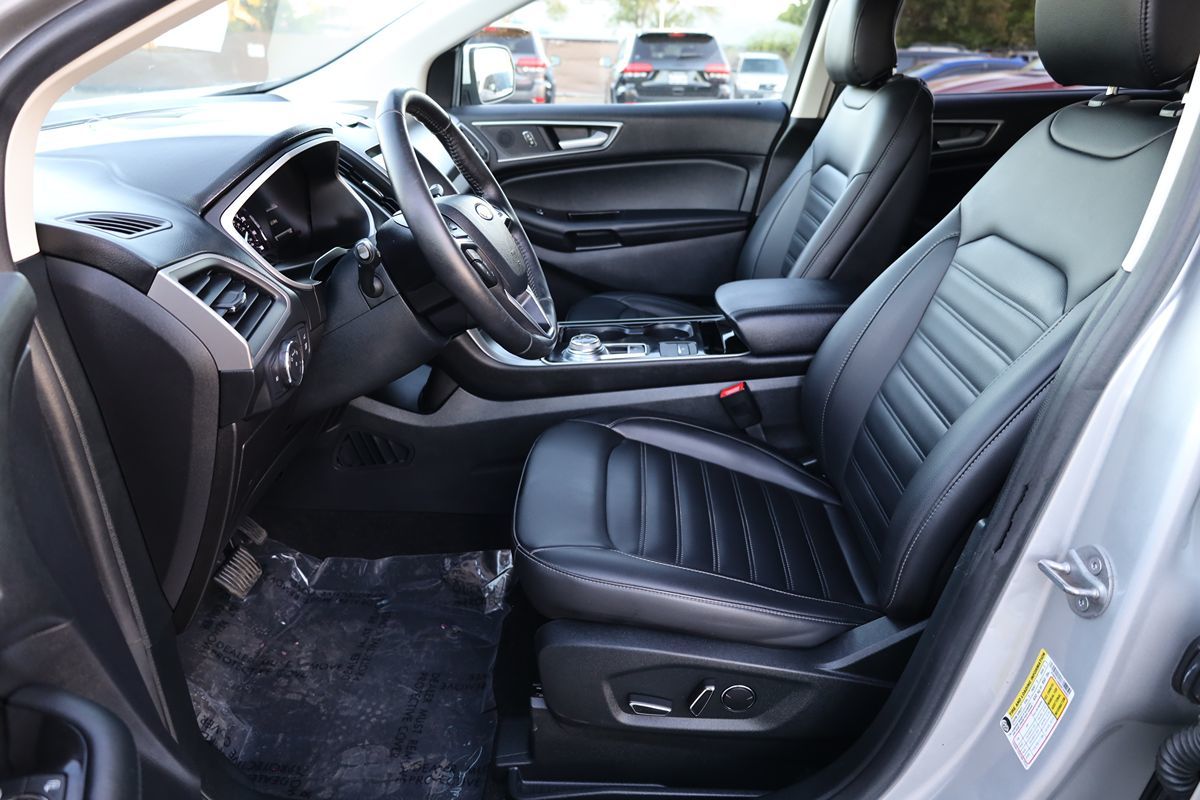 2019 Ford Edge SEL photo 11