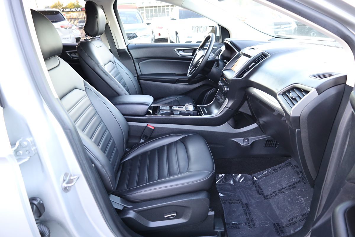 2019 Ford Edge SEL photo 17