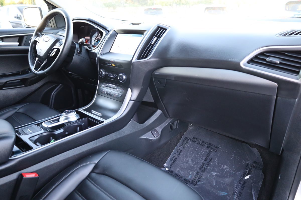 2019 Ford Edge SEL photo 18