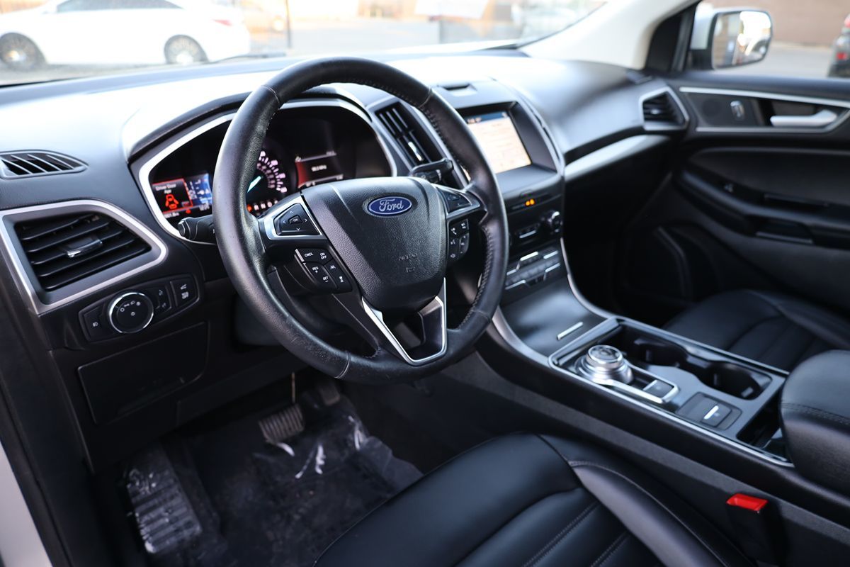 2019 Ford Edge SEL photo 20