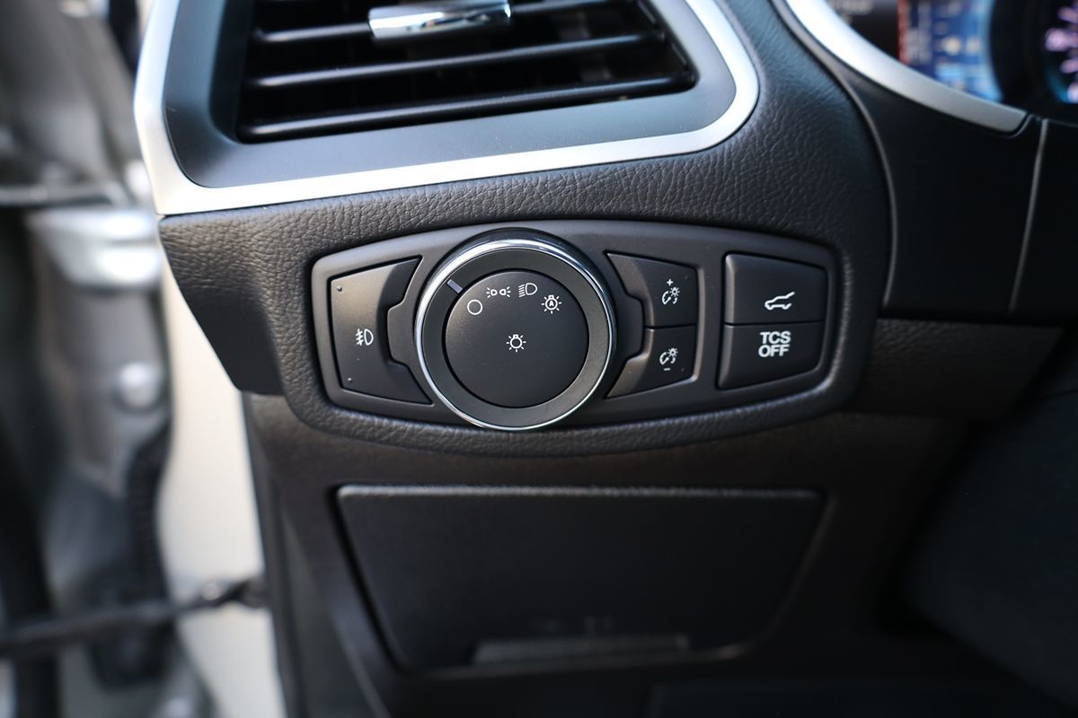 2019 Ford Edge SEL photo 21