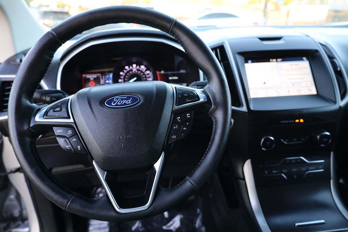 2019 Ford Edge SEL photo 22