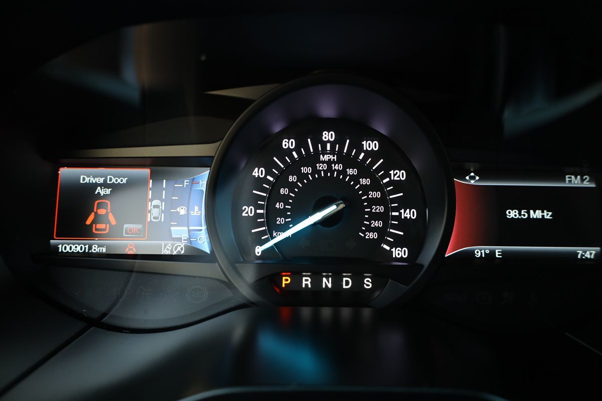 2019 Ford Edge SEL photo 25