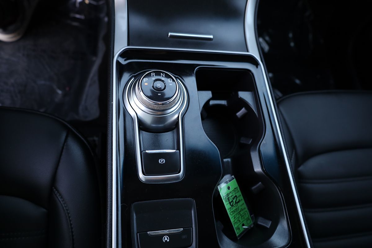 2019 Ford Edge SEL photo 32