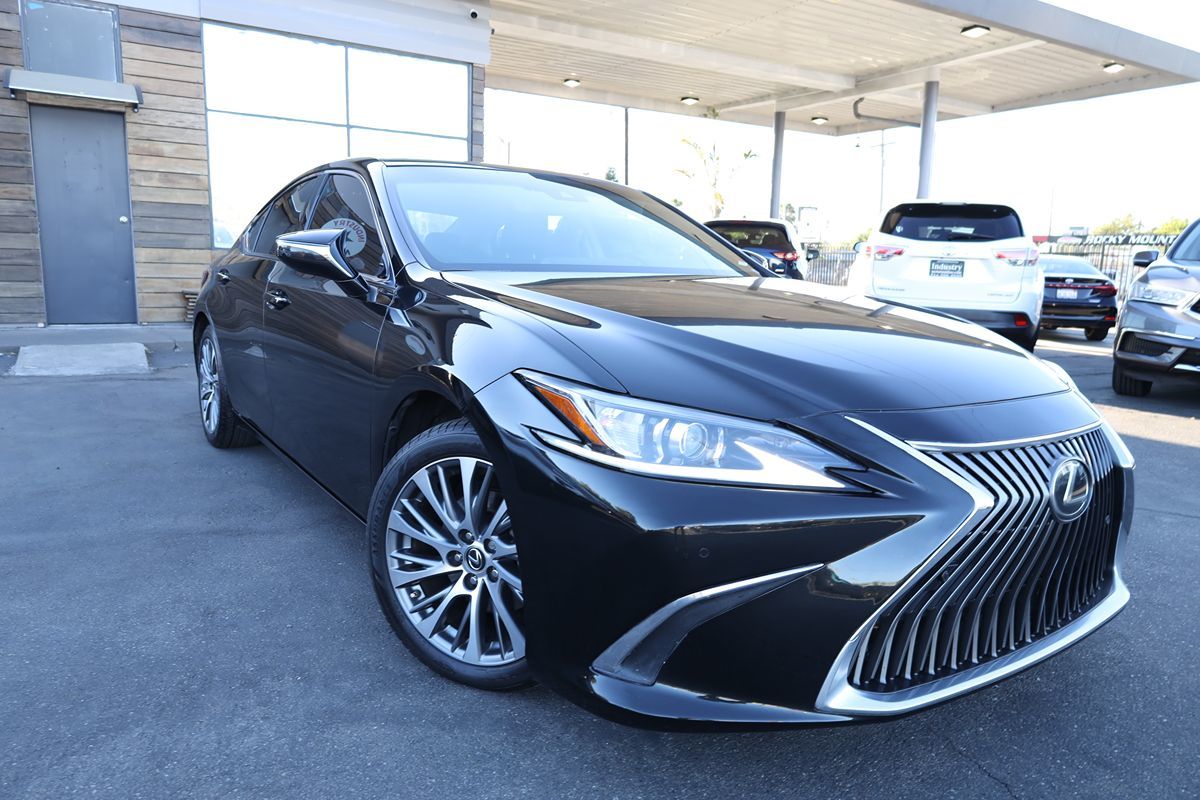 2019 Lexus ES 350 Luxury photo 2