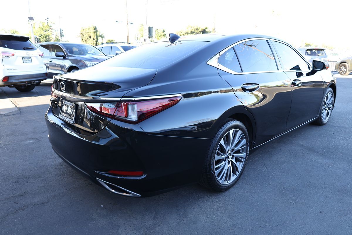 2019 Lexus ES 350 Luxury photo 4