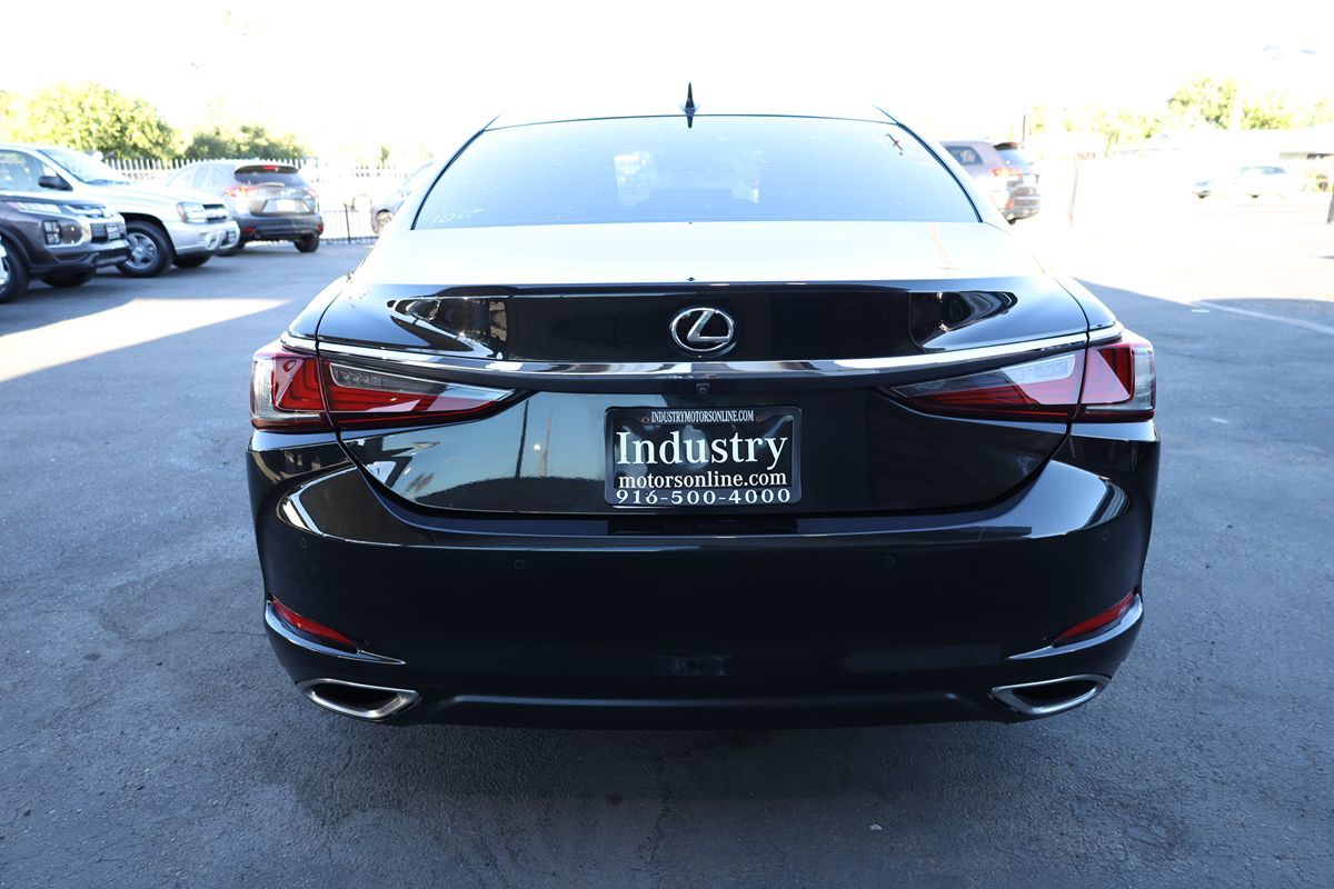 2019 Lexus ES 350 Luxury photo 5