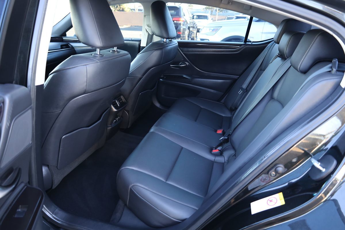 2019 Lexus ES 350 Luxury photo 12